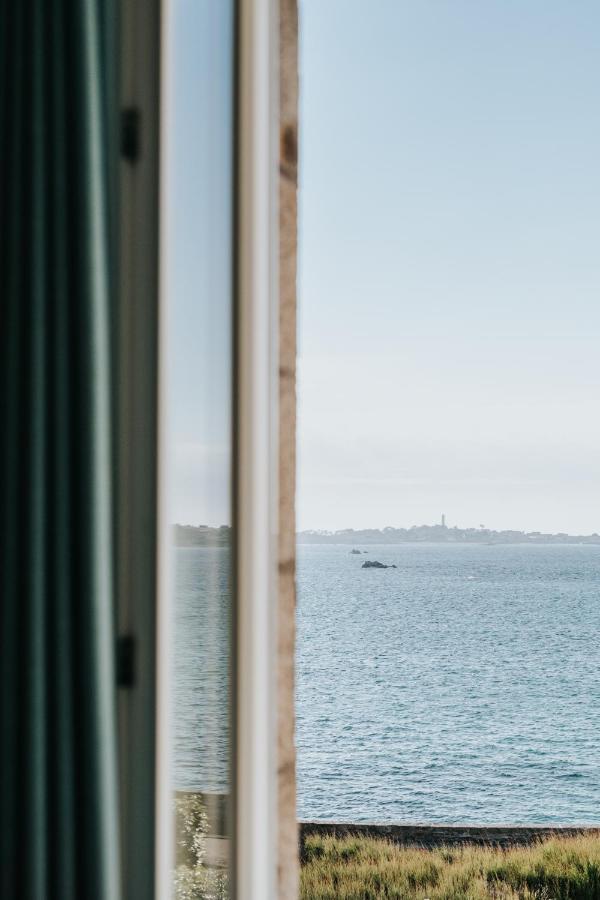 Hotel Aux Tamaris - Vue Mer Roscoff Exterior photo