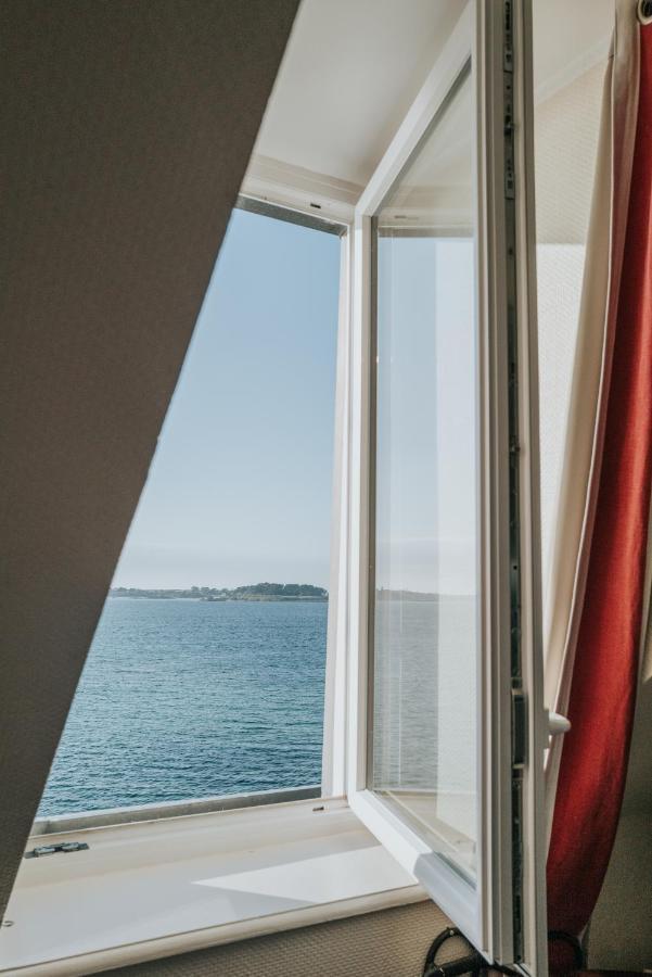Hotel Aux Tamaris - Vue Mer Roscoff Exterior photo