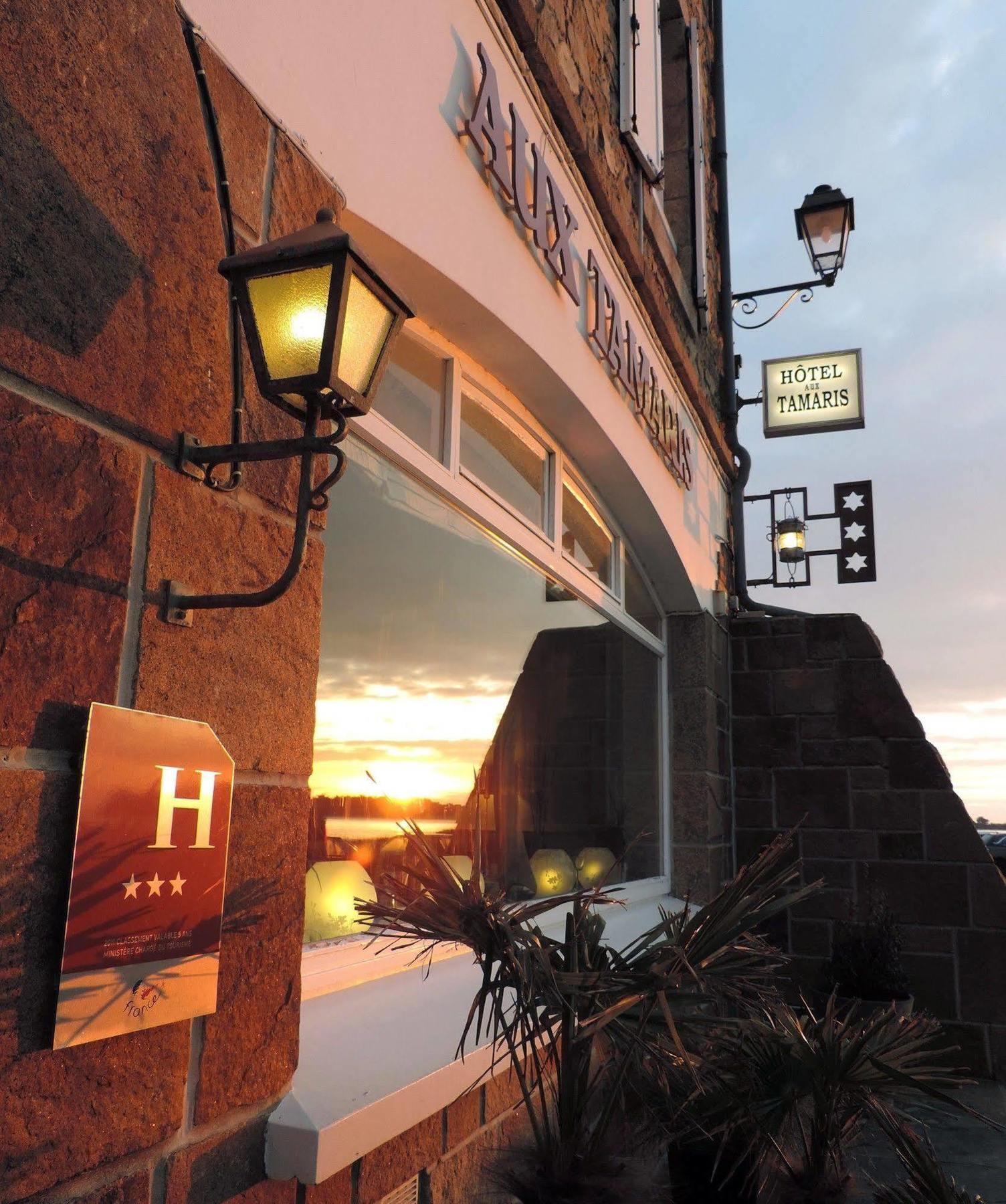Hotel Aux Tamaris - Vue Mer Roscoff Exterior photo